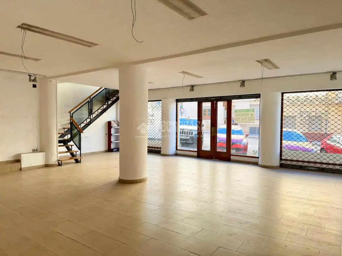 Local comercial en venda a Av. de la Constitución, imagen 4