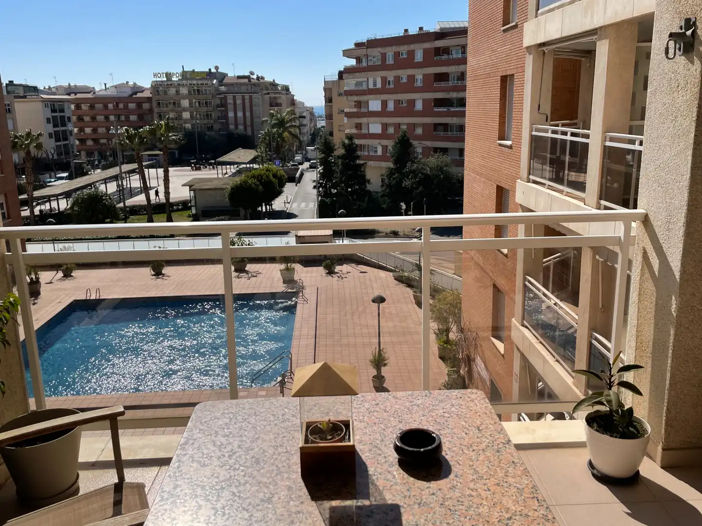 Piscina de Apartament en venda en Vinyols i els Arcs amb Terrassa, Moblat i Forn