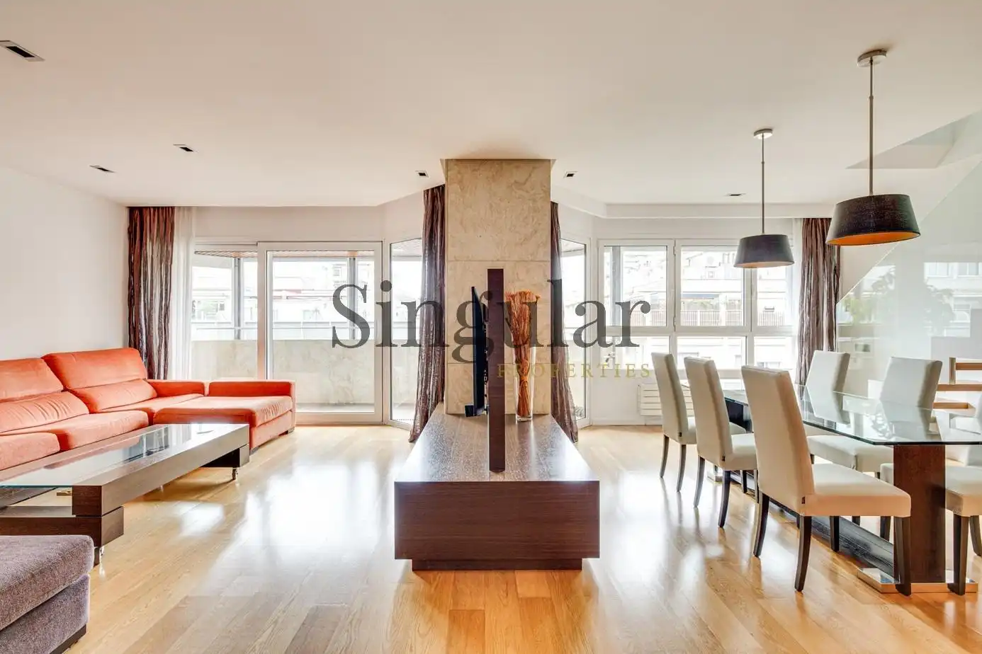Sala de estar de Ático en venta en Barcelona con Calefacción, Parquet y Terraza