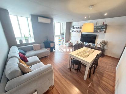 Living room of Flat for sale in L'Hospitalet de Llobregat  with Air Conditioner and Balcony