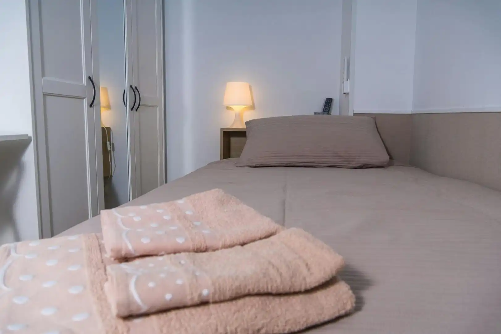 Schlafzimmer von Wohnung zur Miete in Madrid mit Klimaanlage, Heizung und Waschmaschine