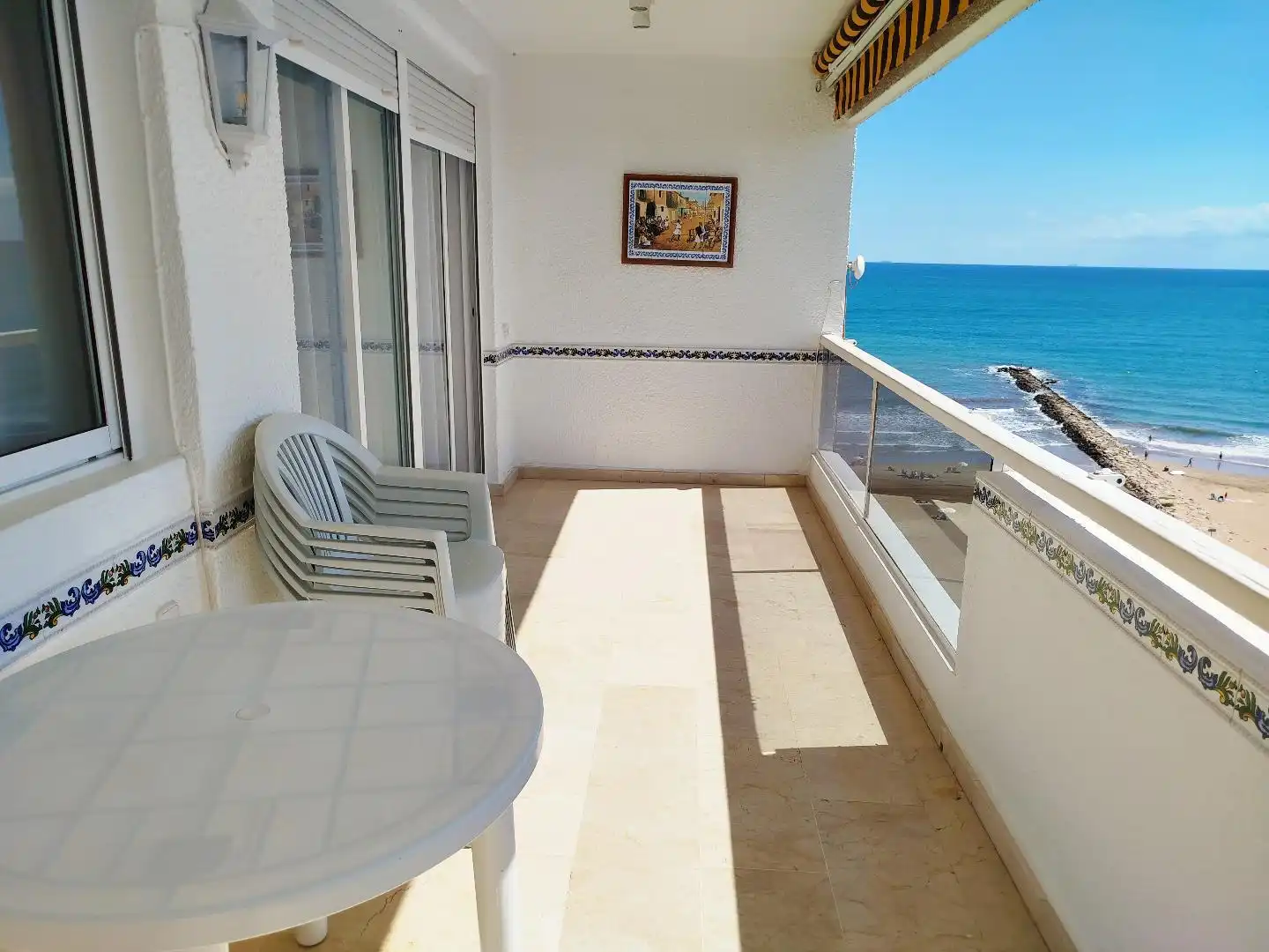 Terraza de Apartamento de alquiler en El Puig de Santa Maria con Terraza, Piscina y Amueblado