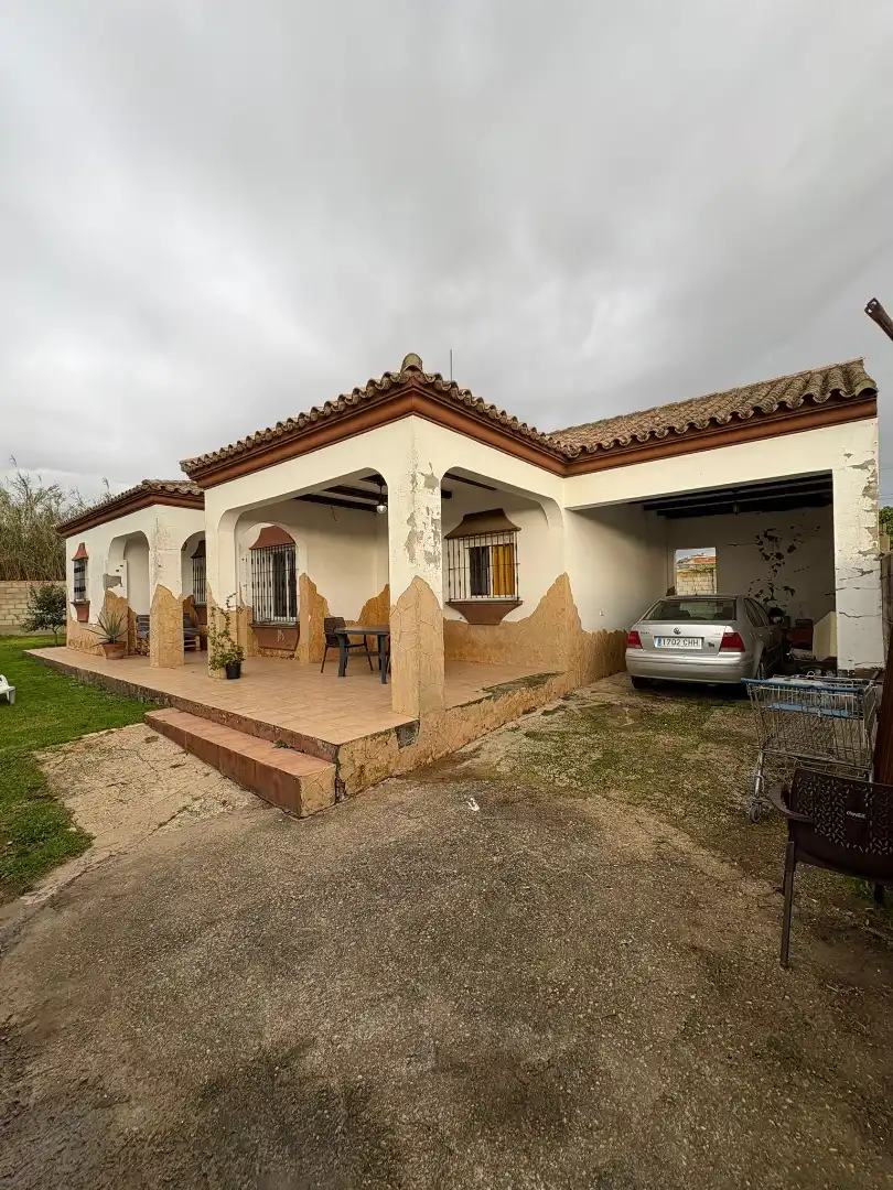 Vista exterior de Casa o chalet en venta en Chiclana de la Frontera