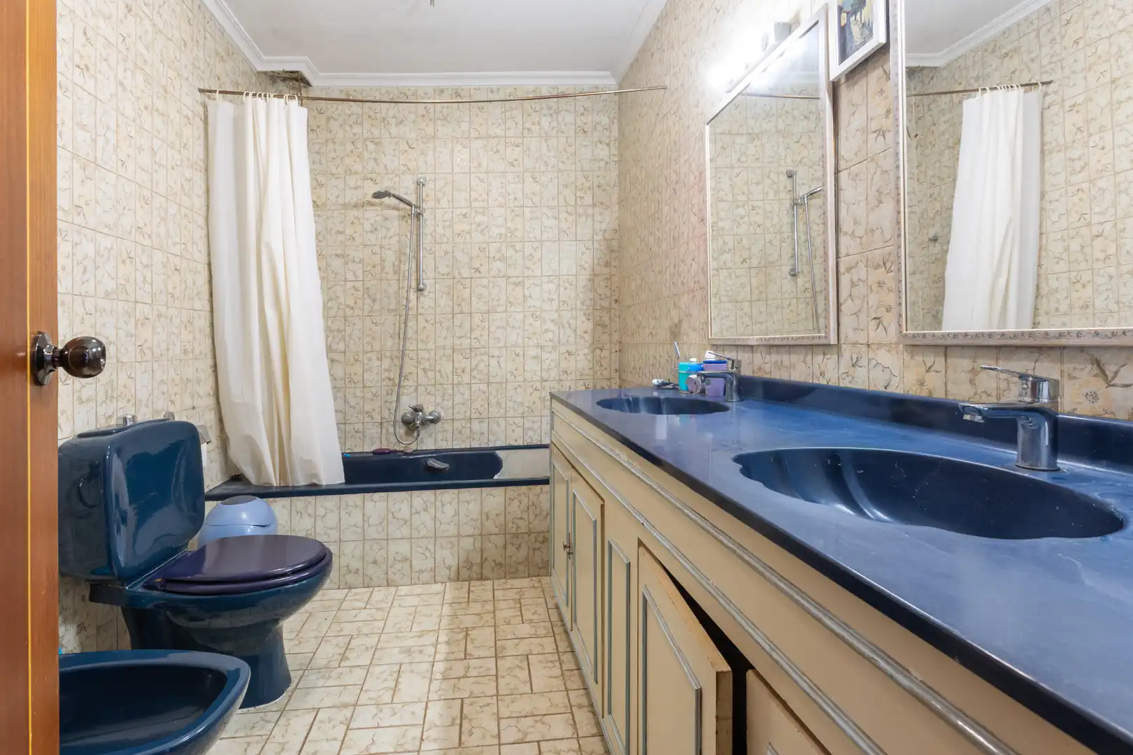 Bathroom of Houses for sale in Villanueva de la Cañada  with Air Conditioner, Heating and Storage room