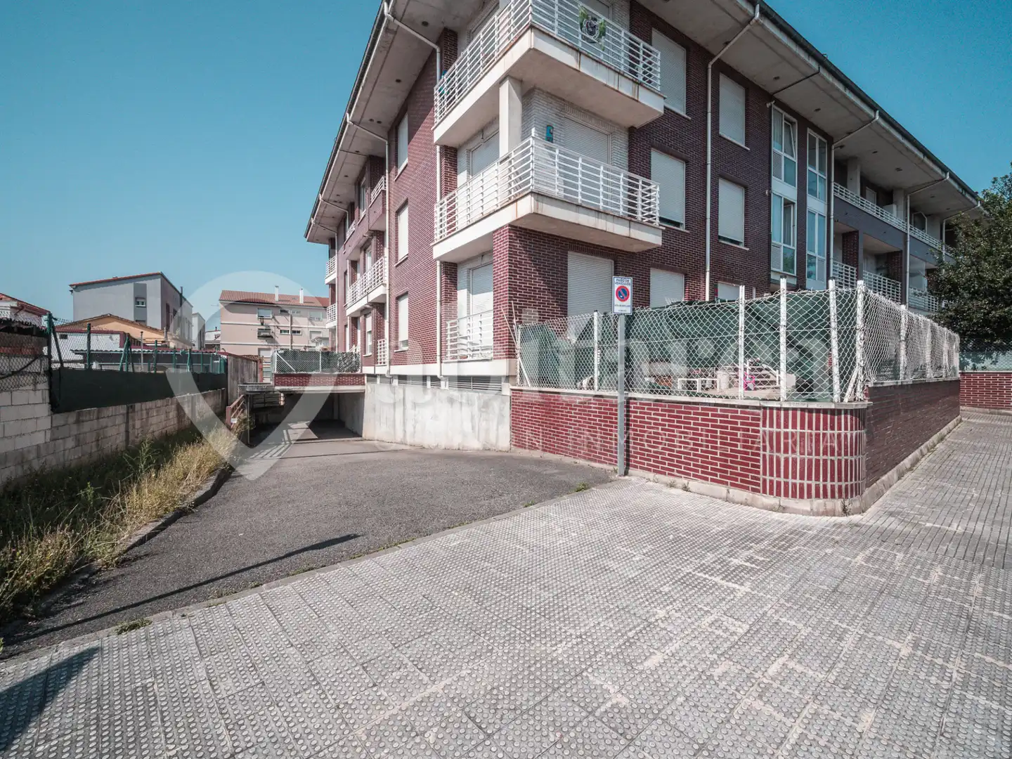 Vista exterior de Piso en venta en El Astillero   con Calefacción, Parquet y Trastero