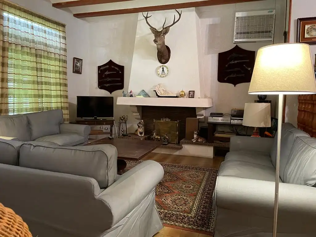 Sala d'estar de Casa o xalet en venda en Castañares de Rioja amb Calefacció, Jardí privat i Parquet