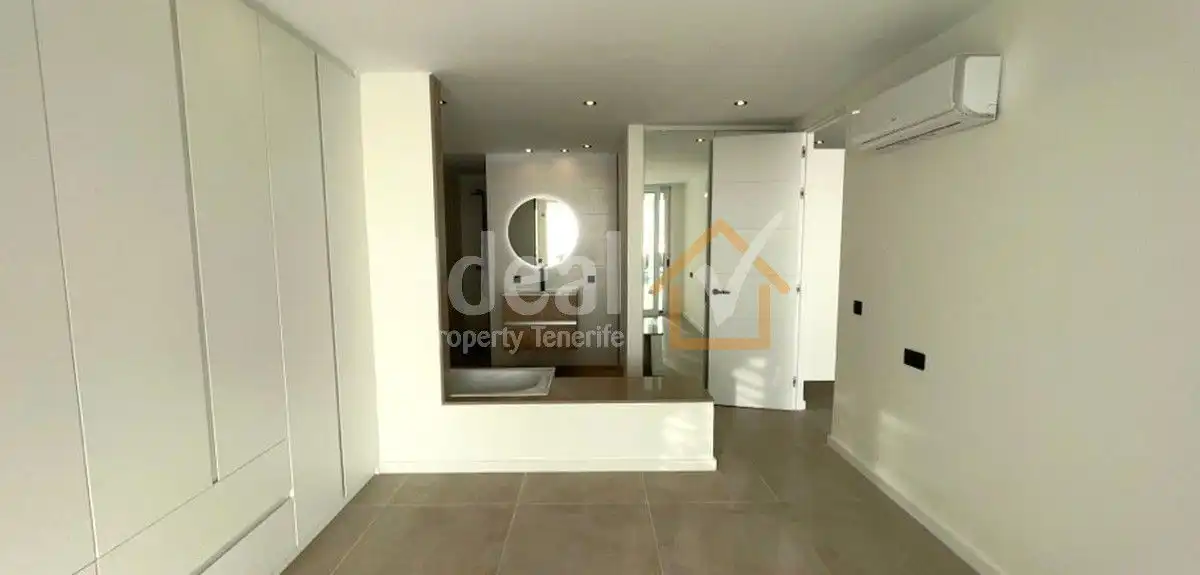 Apartment with pool for sale in Costa del Silencio, imagen 5