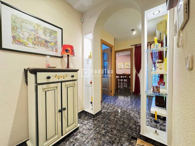 Piso en Venta en DE NUESTRA SEÑORA DE VALVANERA en Los Cármenes