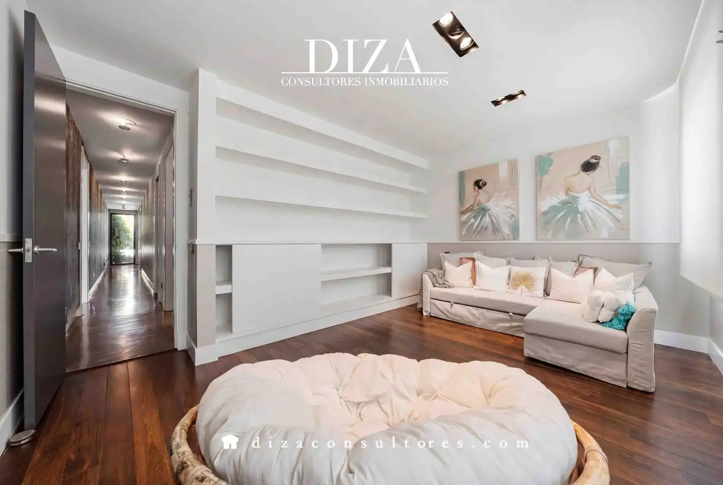 Sala de estar de Casa o chalet en venta en Boadilla del Monte con Aire acondicionado, Calefacción y Jardín privado