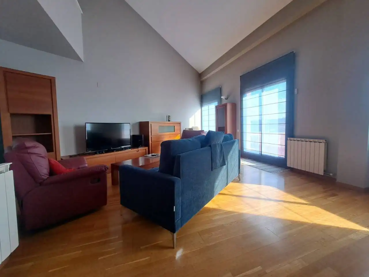 Sala d'estar de Dúplex de lloguer en Sant Quirze del Vallès amb Aire condicionat, Calefacció i Parquet
