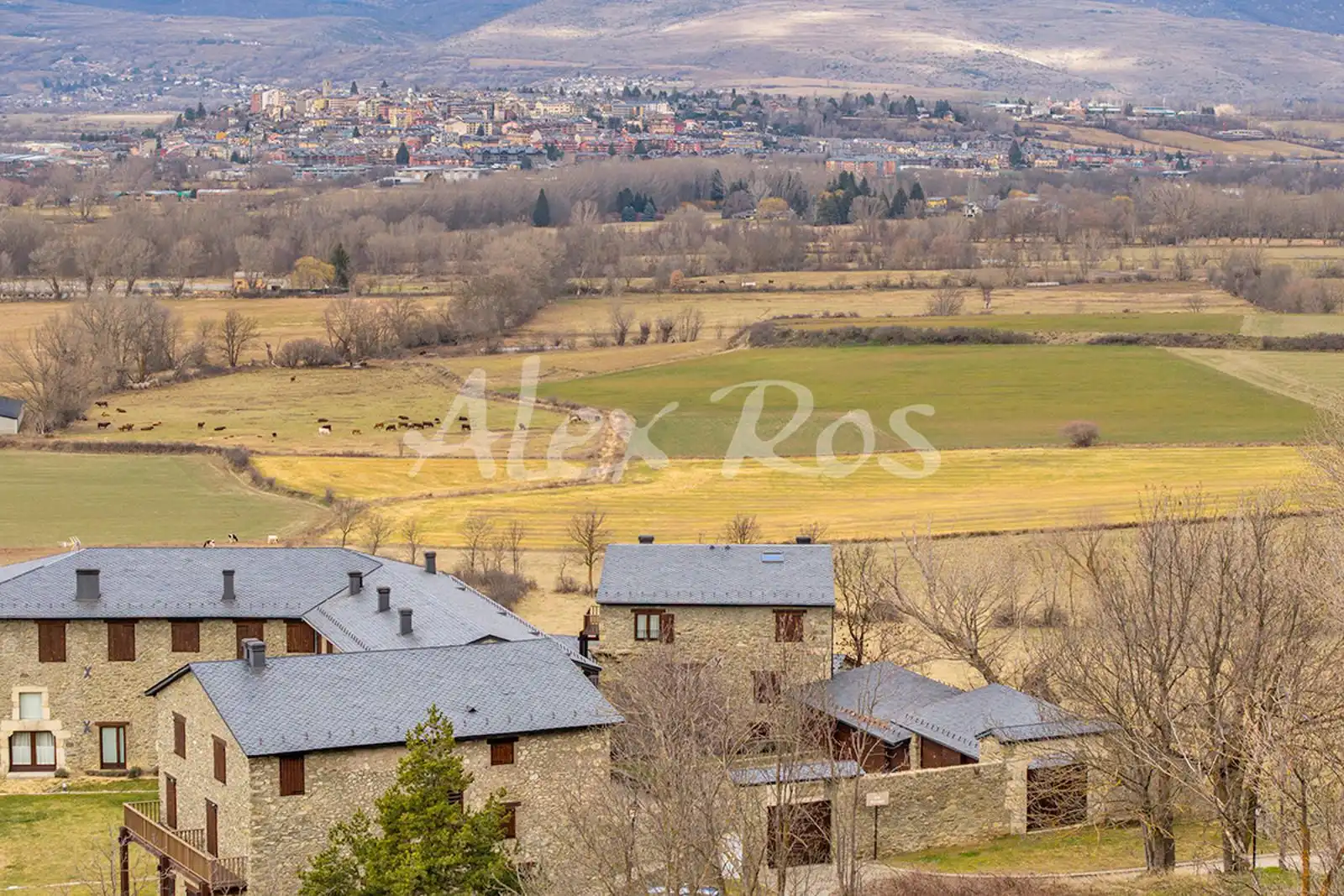 Vista exterior de Casa o chalet en venta en Fontanals de Cerdanya con Piscina y Piscina comunitaria