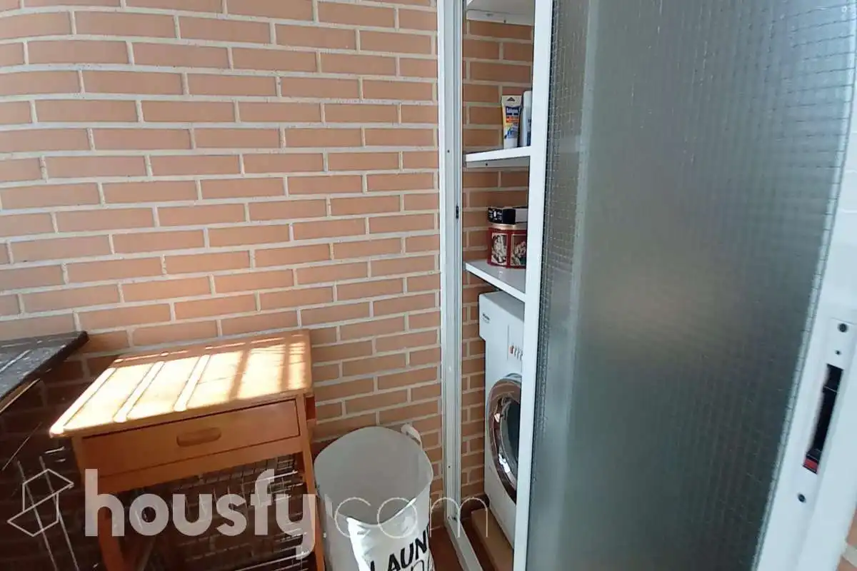 Balcony of Flat for rent in Toledo  with Air Conditioner, Heating and Parquet flooring