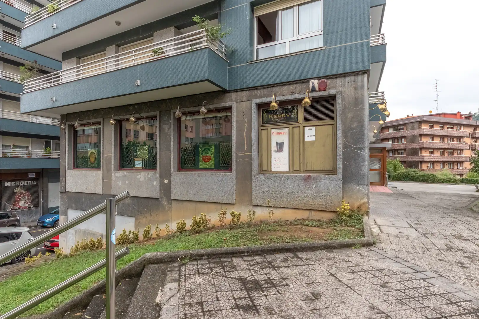 Vista exterior de Local en venta en Bilbao  con Aire acondicionado, Calefacción y Amueblado