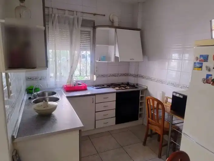 Küche von Erdgeschoss zur Miete in Valencia mit Klimaanlage, Terrasse und Möbliert