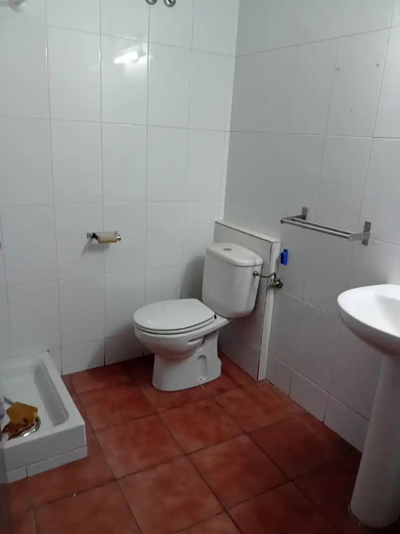 Bany de Local de lloguer en Mataró amb Aire condicionat