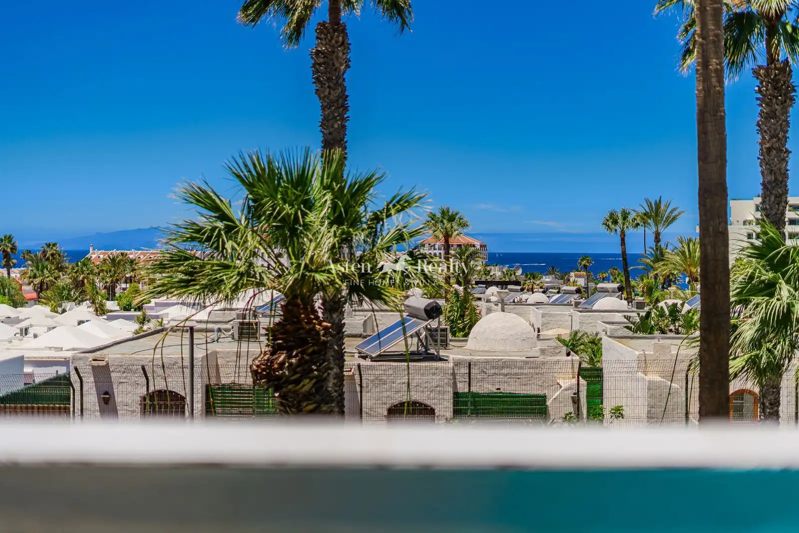 Vista exterior de Àtic en venda en Arona amb Terrassa, Piscina i Moblat