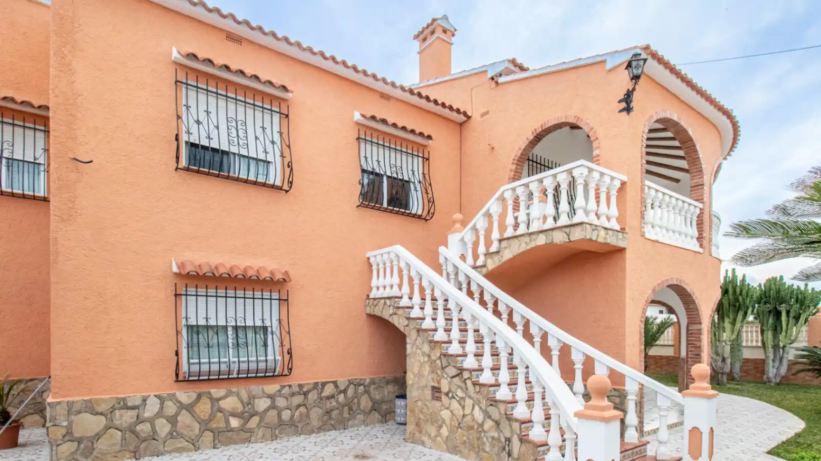 Vista exterior de Casa o chalet en venta en Oliva con Jardín privado, Terraza y Trastero