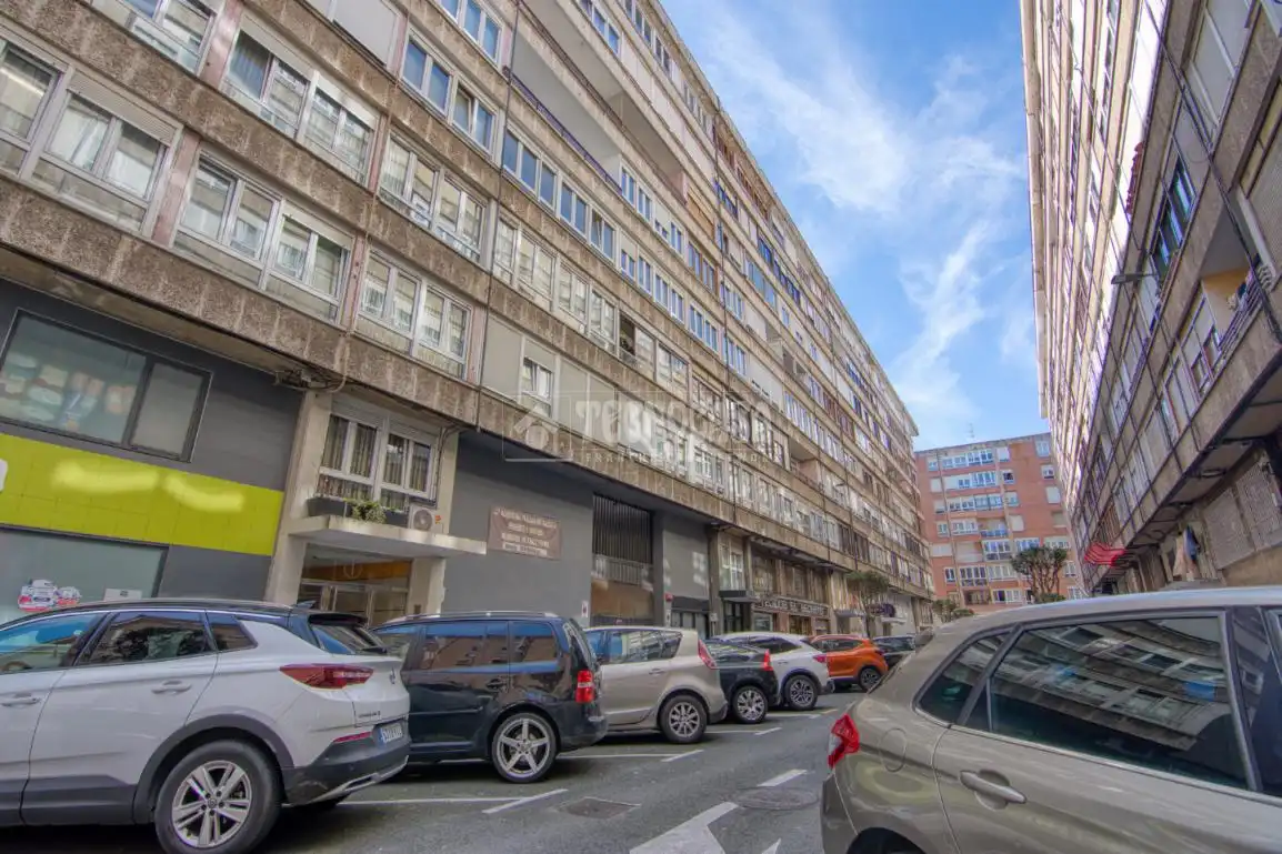 Vista exterior de Pis en venda en Santander