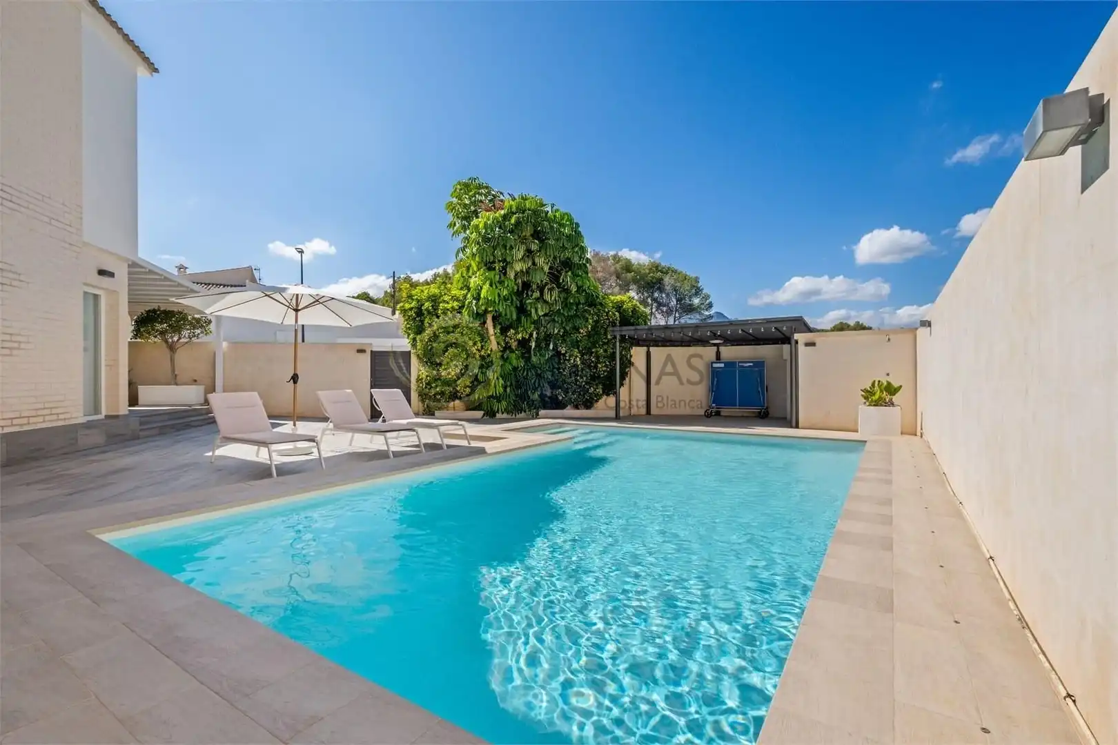 Piscina de Casa o xalet en venda en L'Alfàs del Pi amb Aire condicionat, Calefacció i Jardí privat