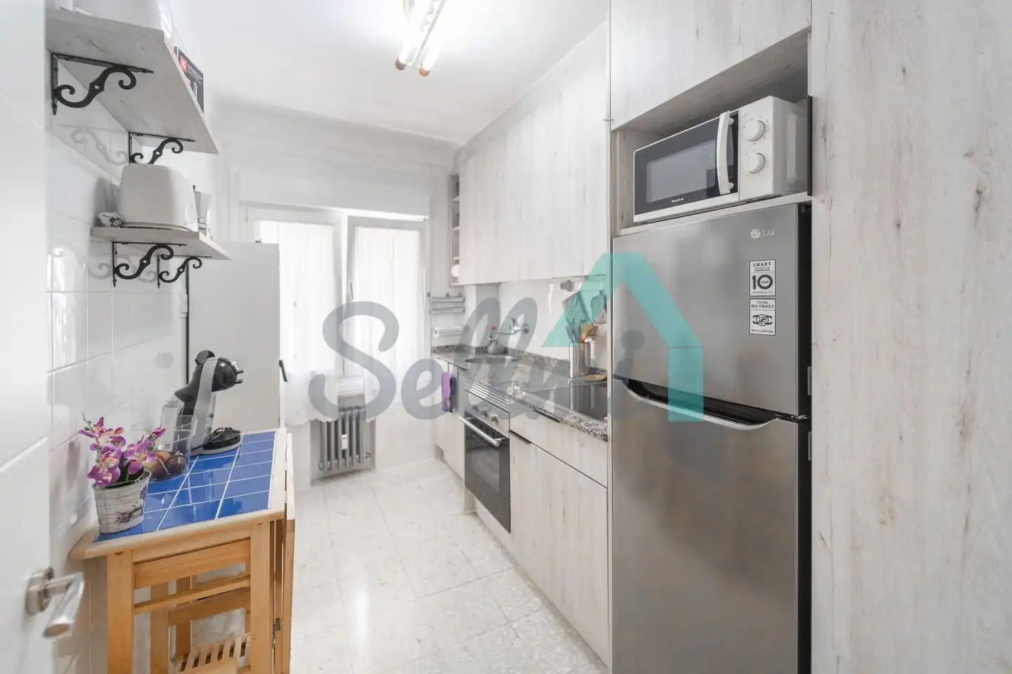 Kitchen of Flat for rent in Oviedo   with Heating, Parquet flooring and Furnished