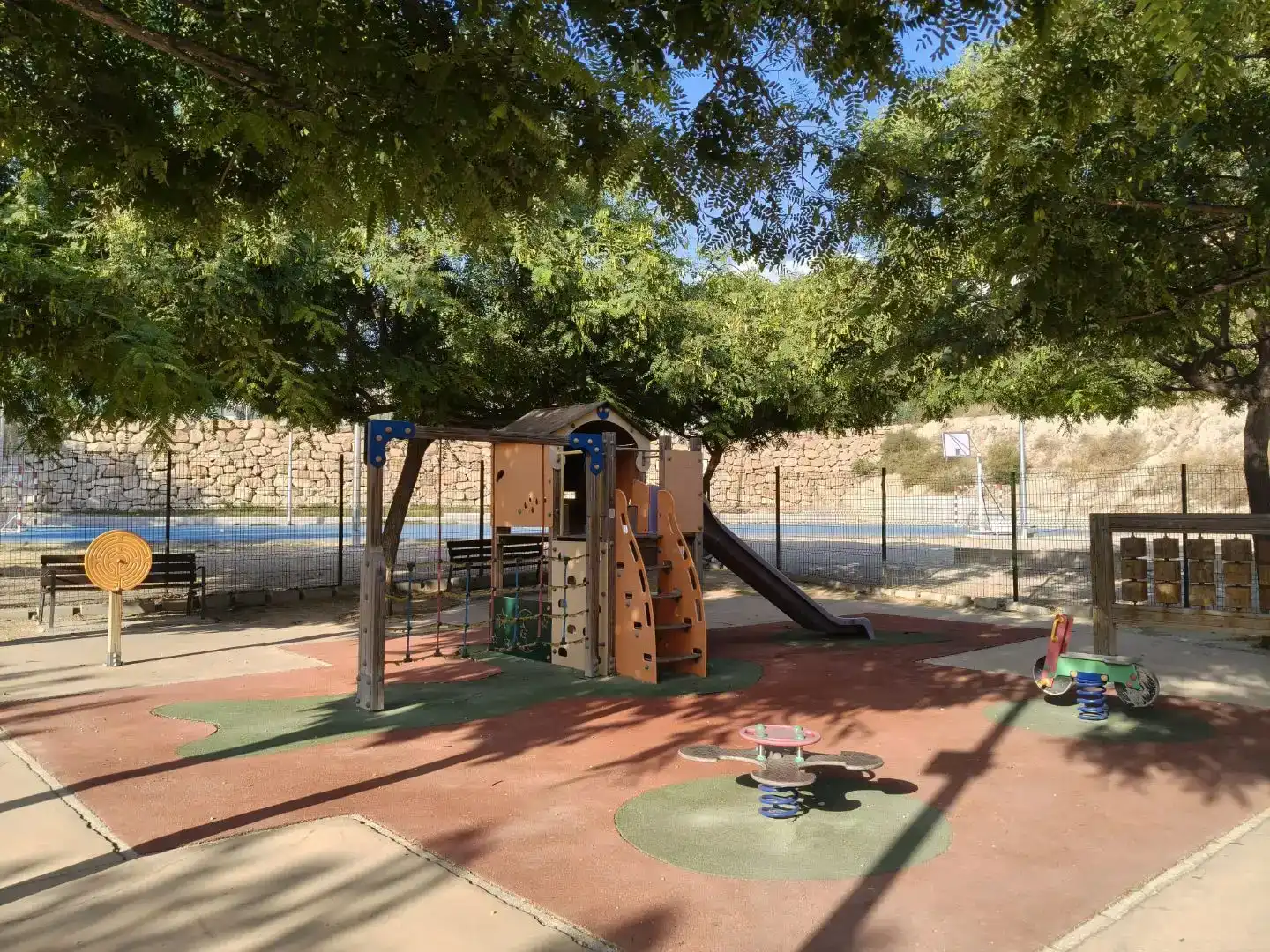 Vista exterior de Pis de lloguer en Mutxamel amb Aire condicionat, Jardí privat i Piscina