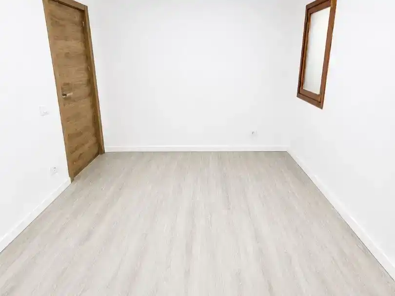 Habitación de Piso en venta en Ingenio con Balcón