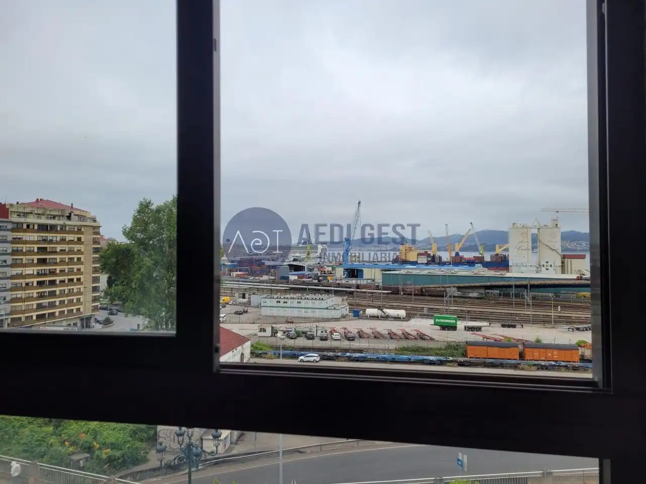 Terrassa de Pis en venda en Vigo  amb Calefacció, Parquet i Terrassa