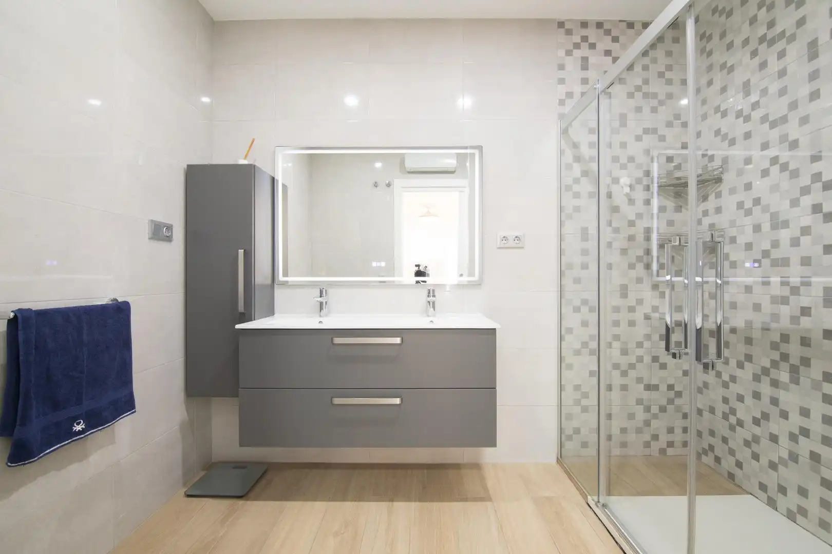 Badezimmer von Erdgeschoss zum Verkauf in Elche / Elx mit Heizung und Terrasse