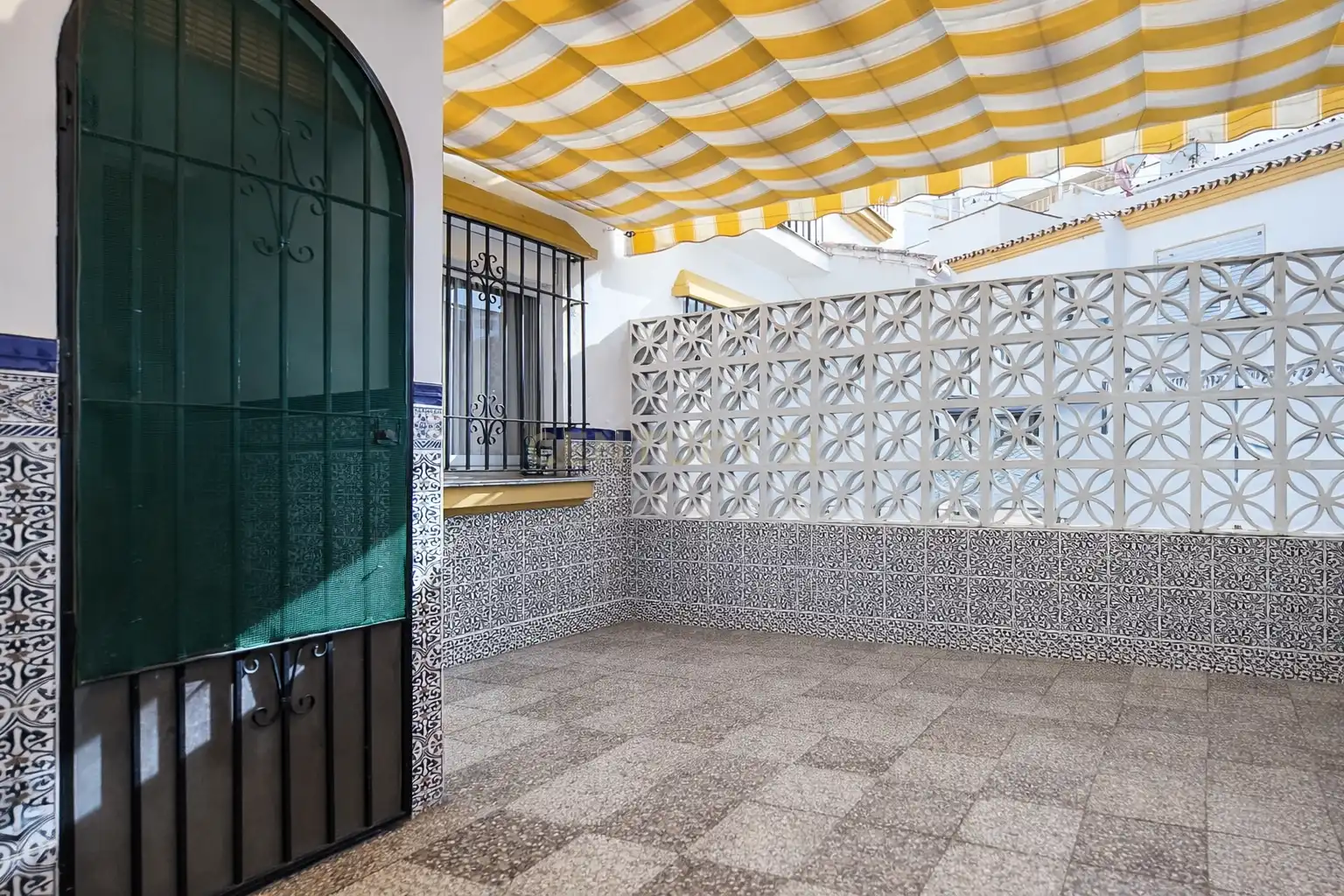 Casa adosada en venta en Av. las Palmeras, Benalmádena, Spain, -1, Parque de la Paloma