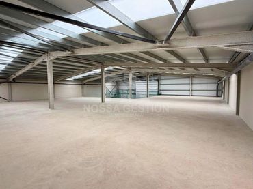 Nau industrial de lloguer a Calle Josep Renau