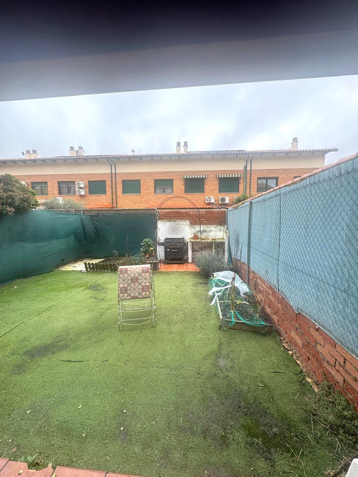 Jardín de Casa adosada en venta en Alovera con Aire acondicionado, Calefacción y Jardín privado