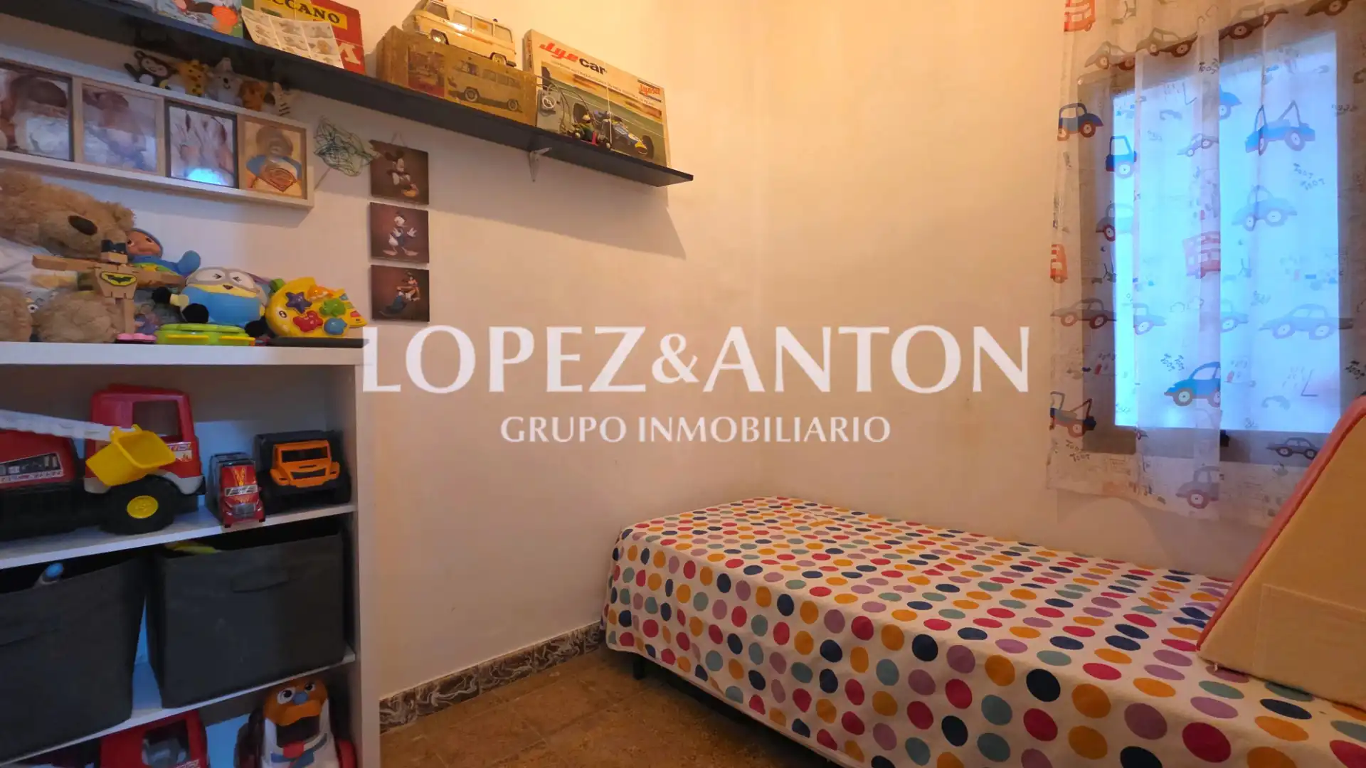 Detached homes for sale in La Pobla de Vallbona  with Air Conditioner, Terrace and Swimming Pool