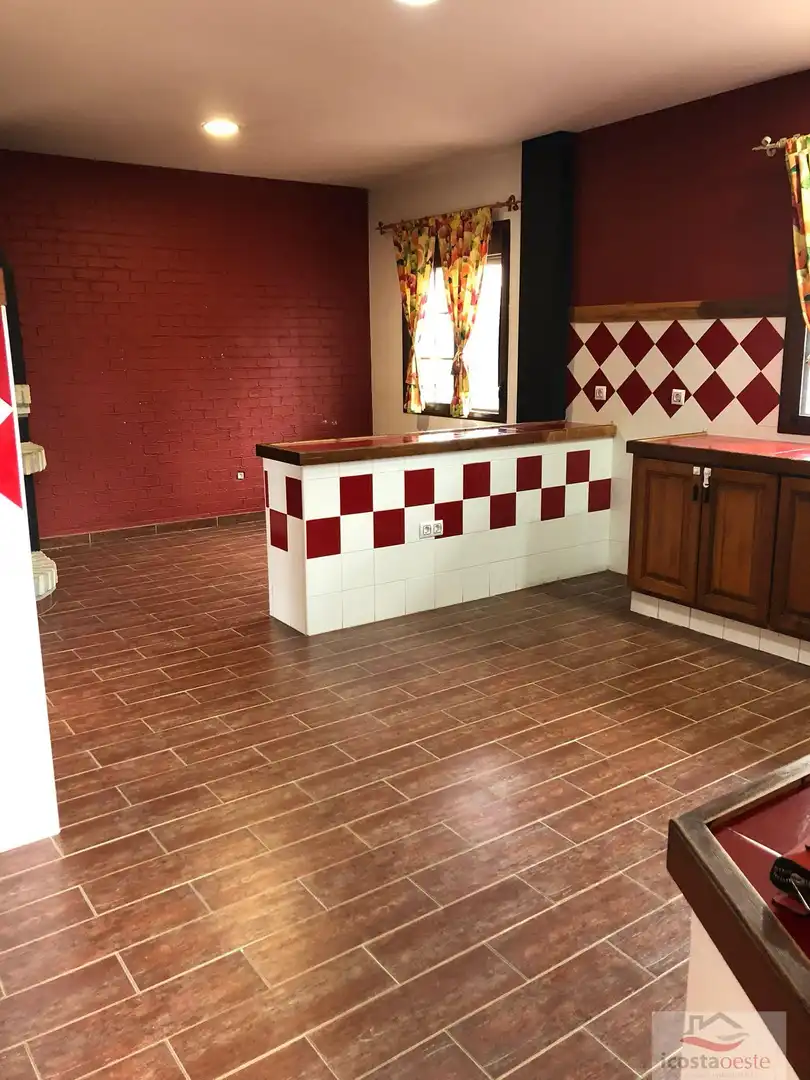 Cuina de Casa o xalet en venda en El Puerto de Santa María amb Piscina