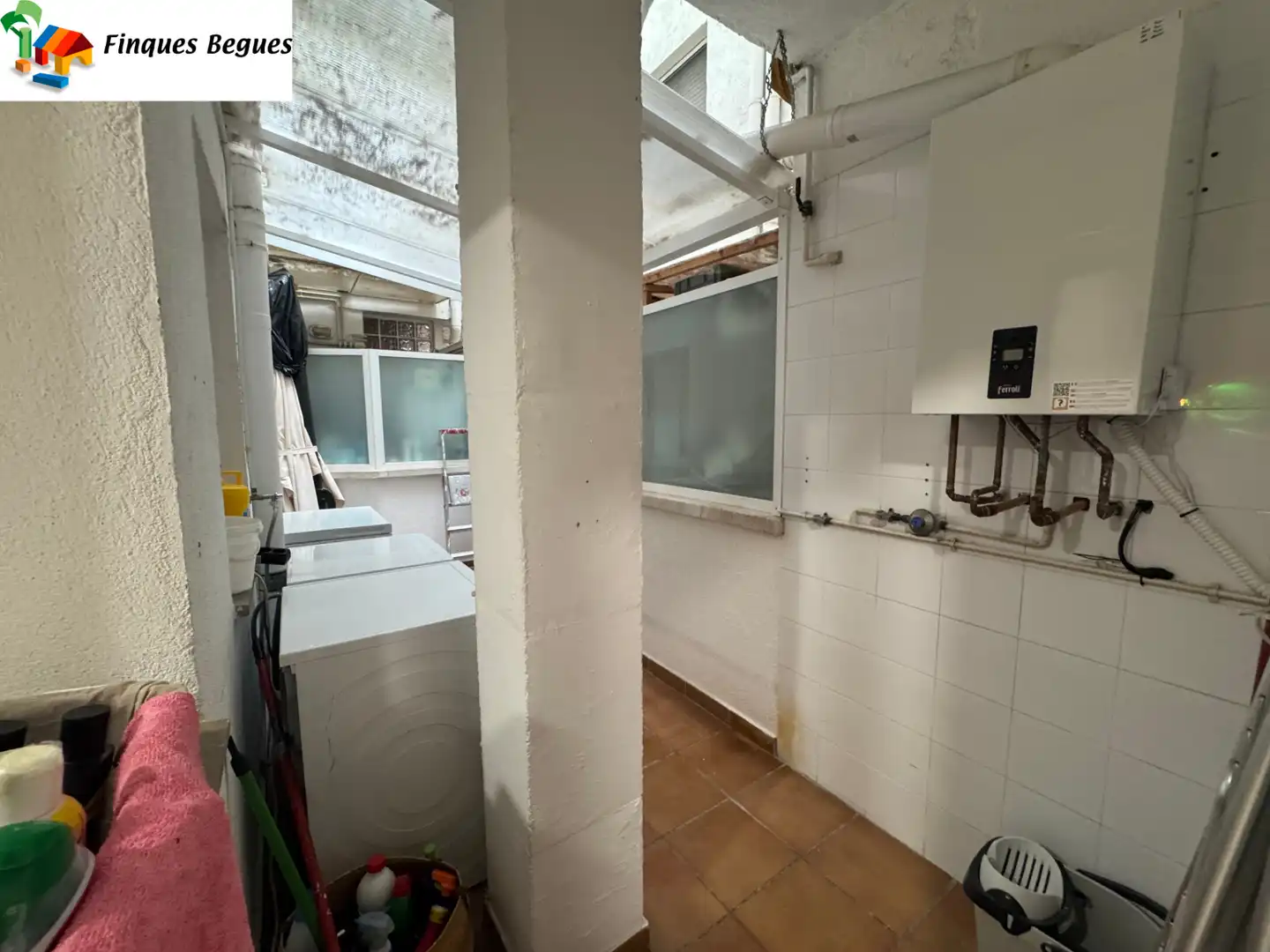 Planta baja en venta en Begues, Barcelona