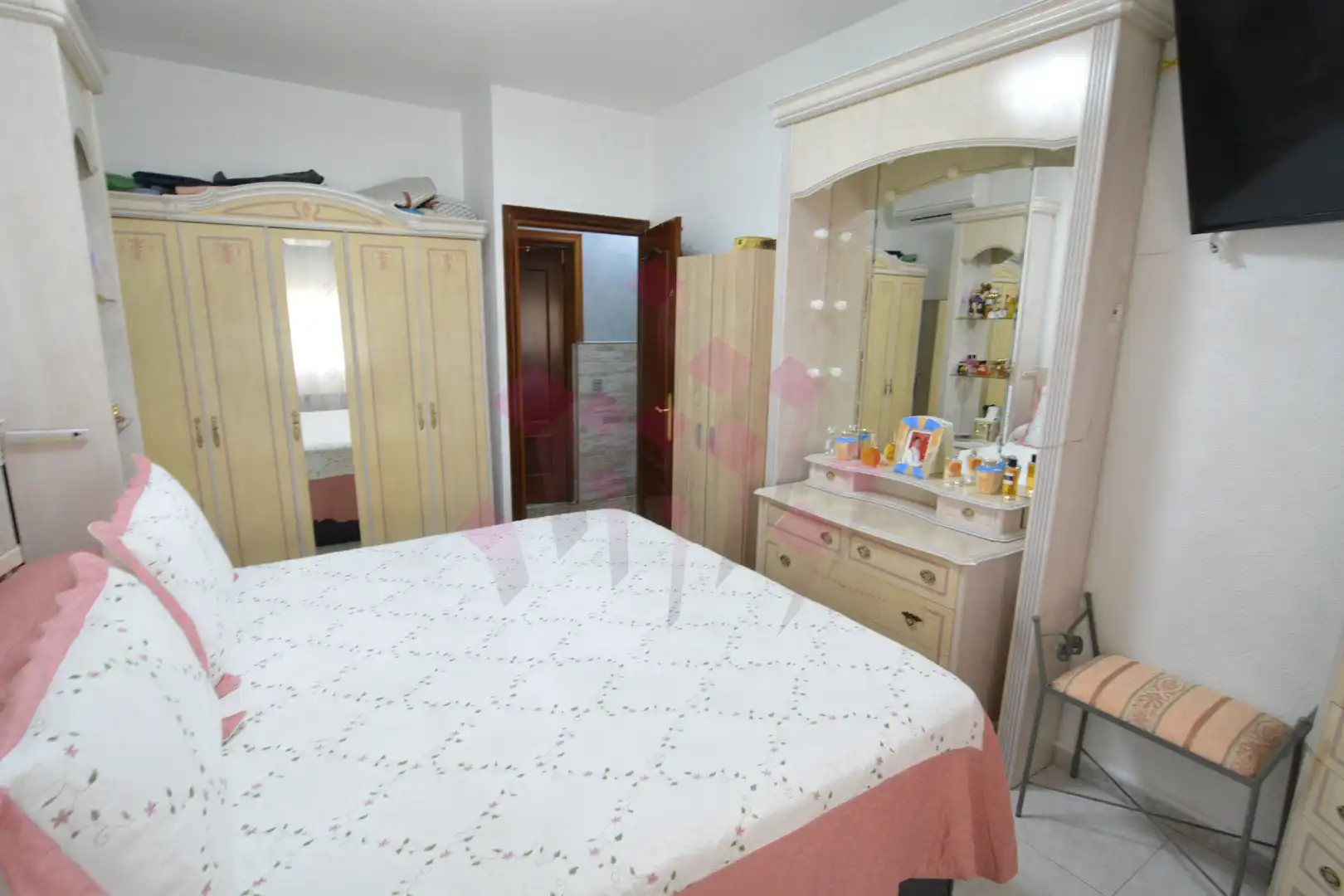 Dormitori de Casa o xalet en venda en Ciudad Real amb Aire condicionat, Calefacció i Jardí privat