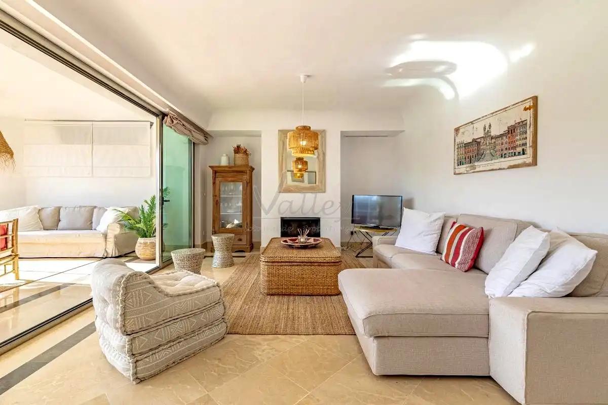 Living room of Flat for rent in Sotogrande  with Air Conditioner, Terrace and Furnished