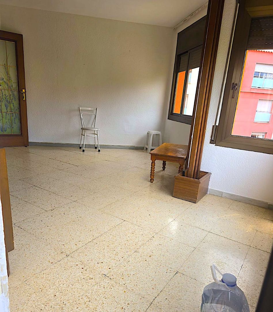Piso en venta en Terrassa con Balcón