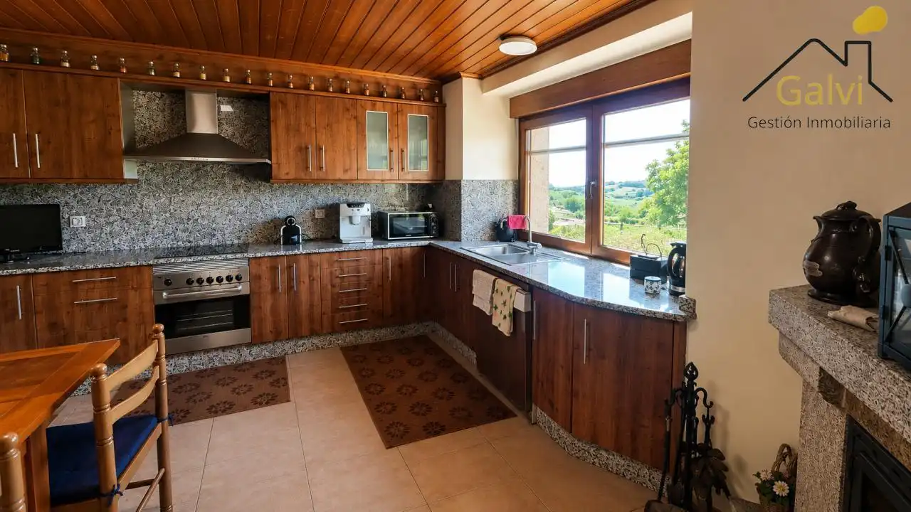 Cuina de Finca rústica en venda en O Saviñao  amb Traster i Moblat