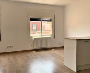 Dormitori de Apartament de lloguer en  Barcelona Capital amb Calefacció, Forn i TV