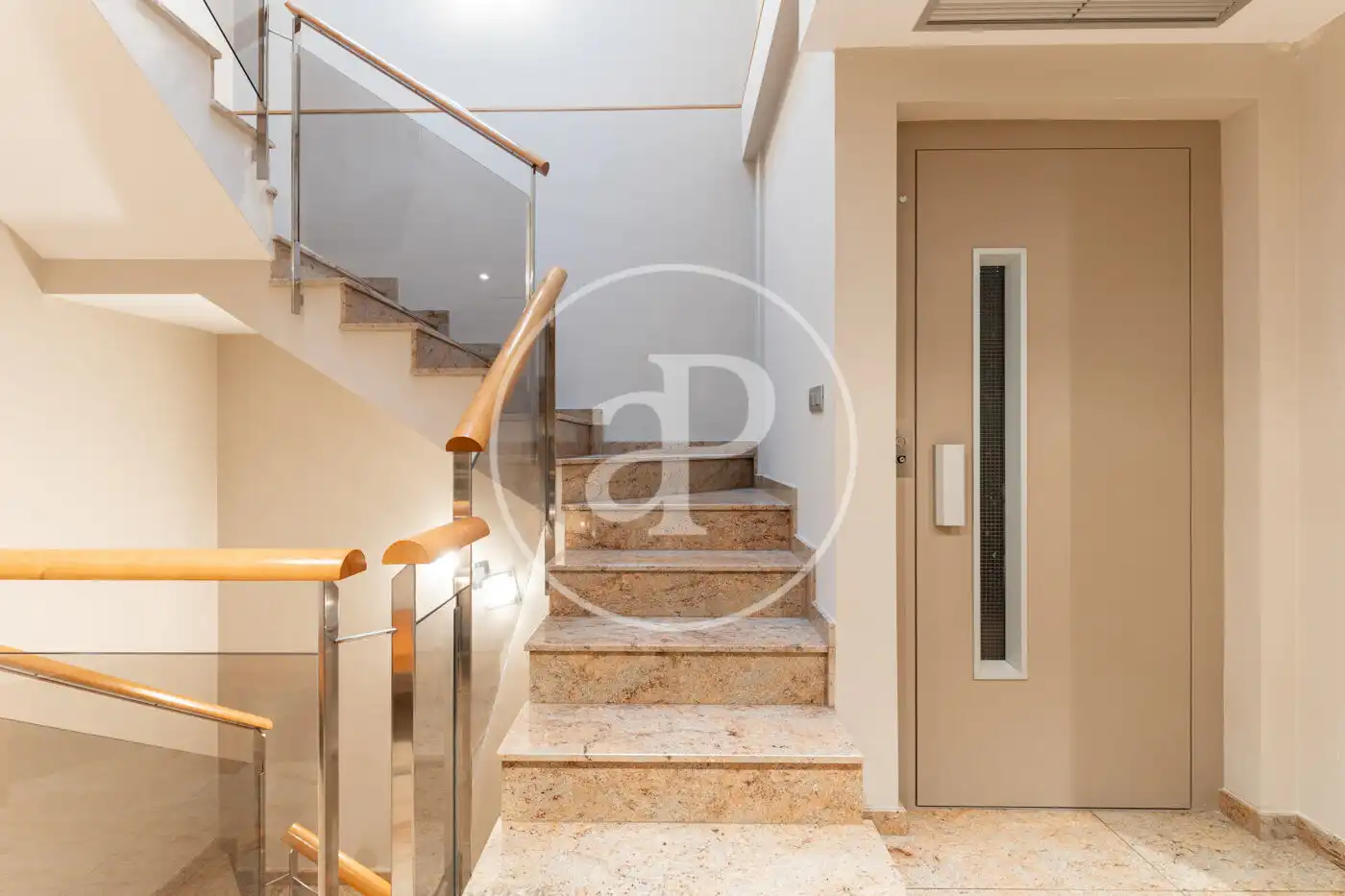 Einfamilien-Reihenhaus zum Verkauf in Sabadell mit Klimaanlage, Heizung und Terrasse