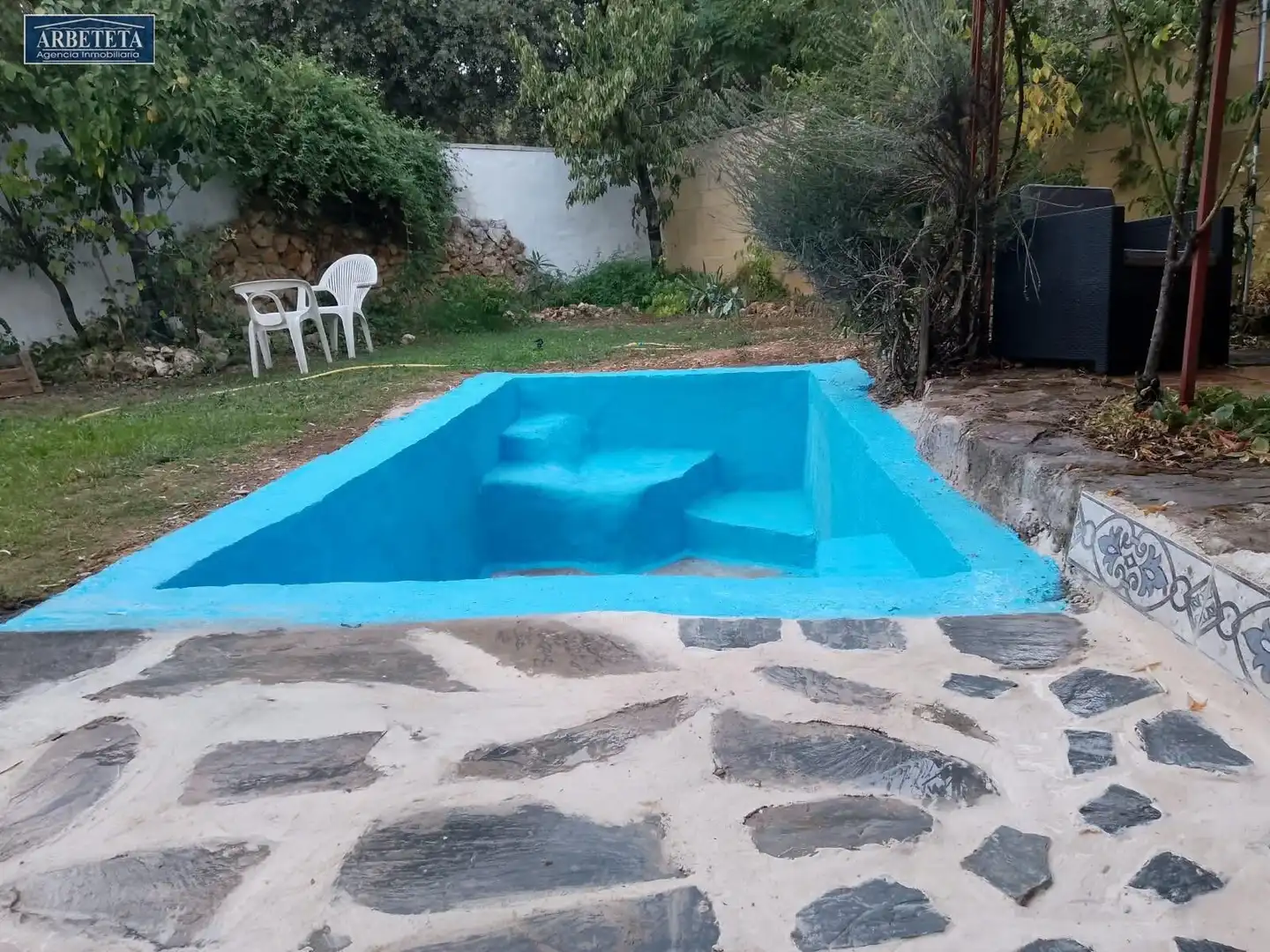 Swimming pool of Detached homes for sale in Trijueque, Guadalajara