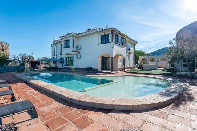 Casa-chalet en Venta en Calle Manuel Aleixandre en Pinos de Alhaurín