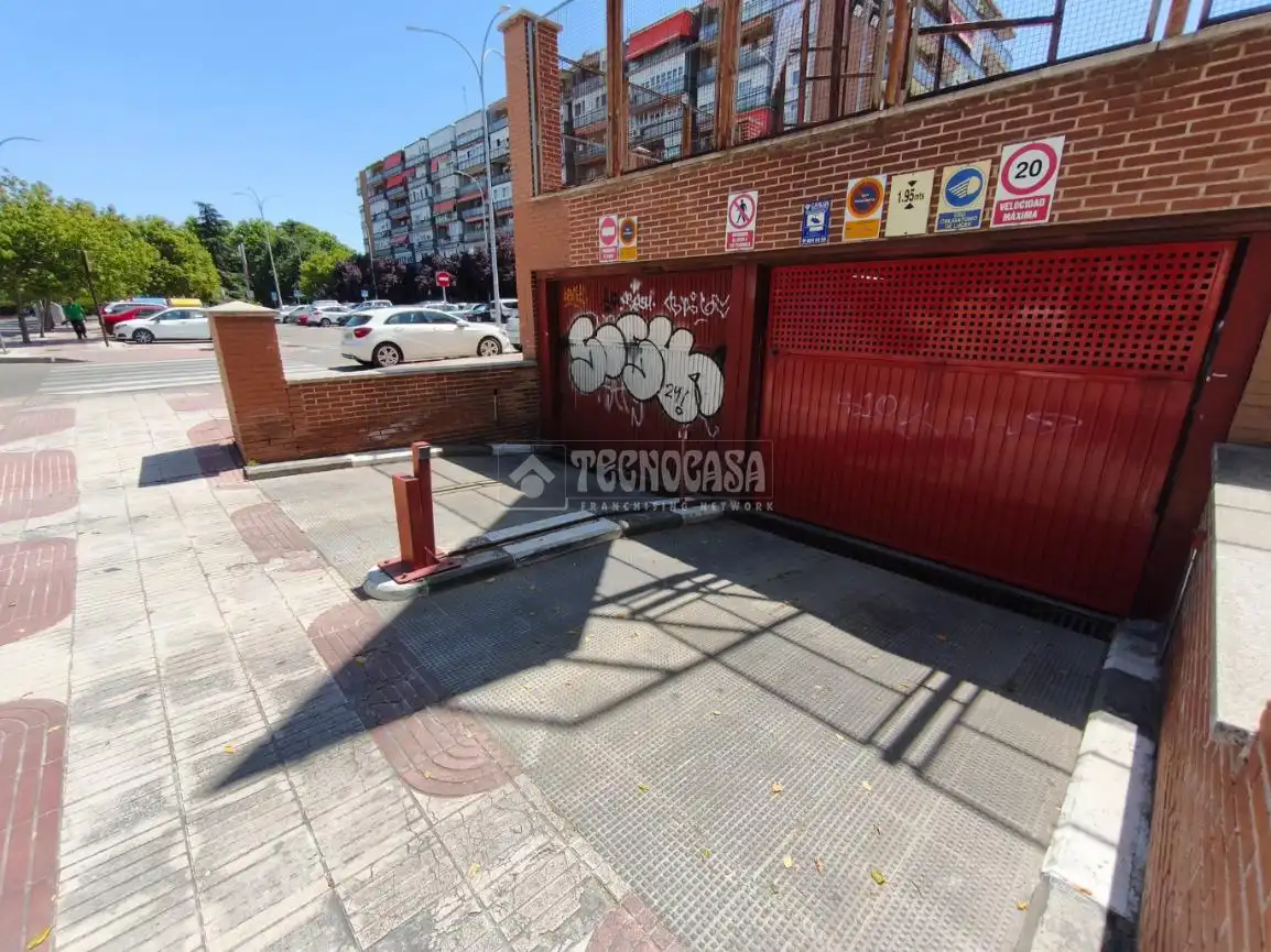 Parking de Piso en venta en Alcorcón con Terraza