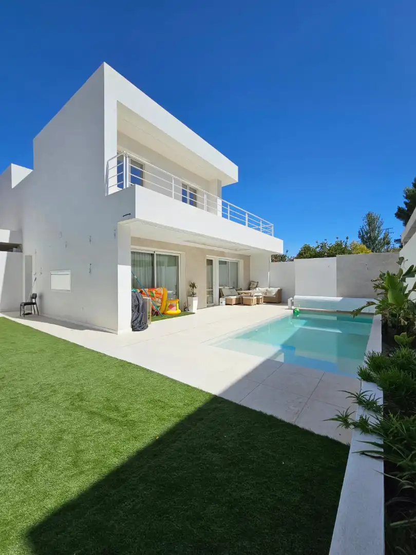Piscina de Casa o chalet en venta en Baza con Aire acondicionado, Calefacción y Jardín privado