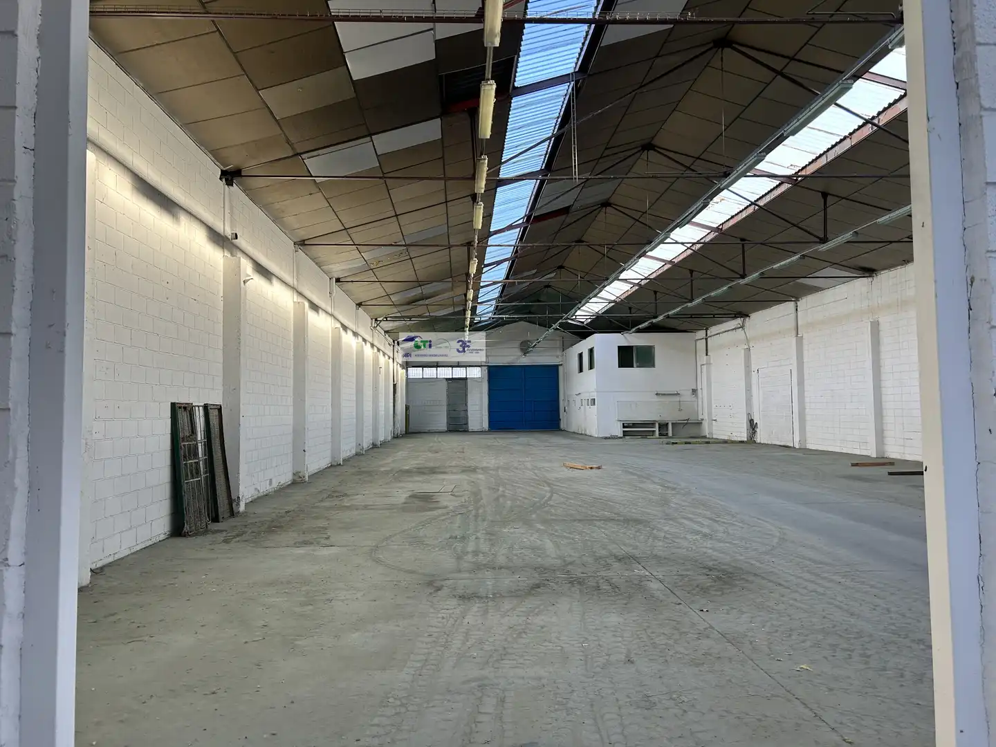 Nau industrial de lloguer en Utebo