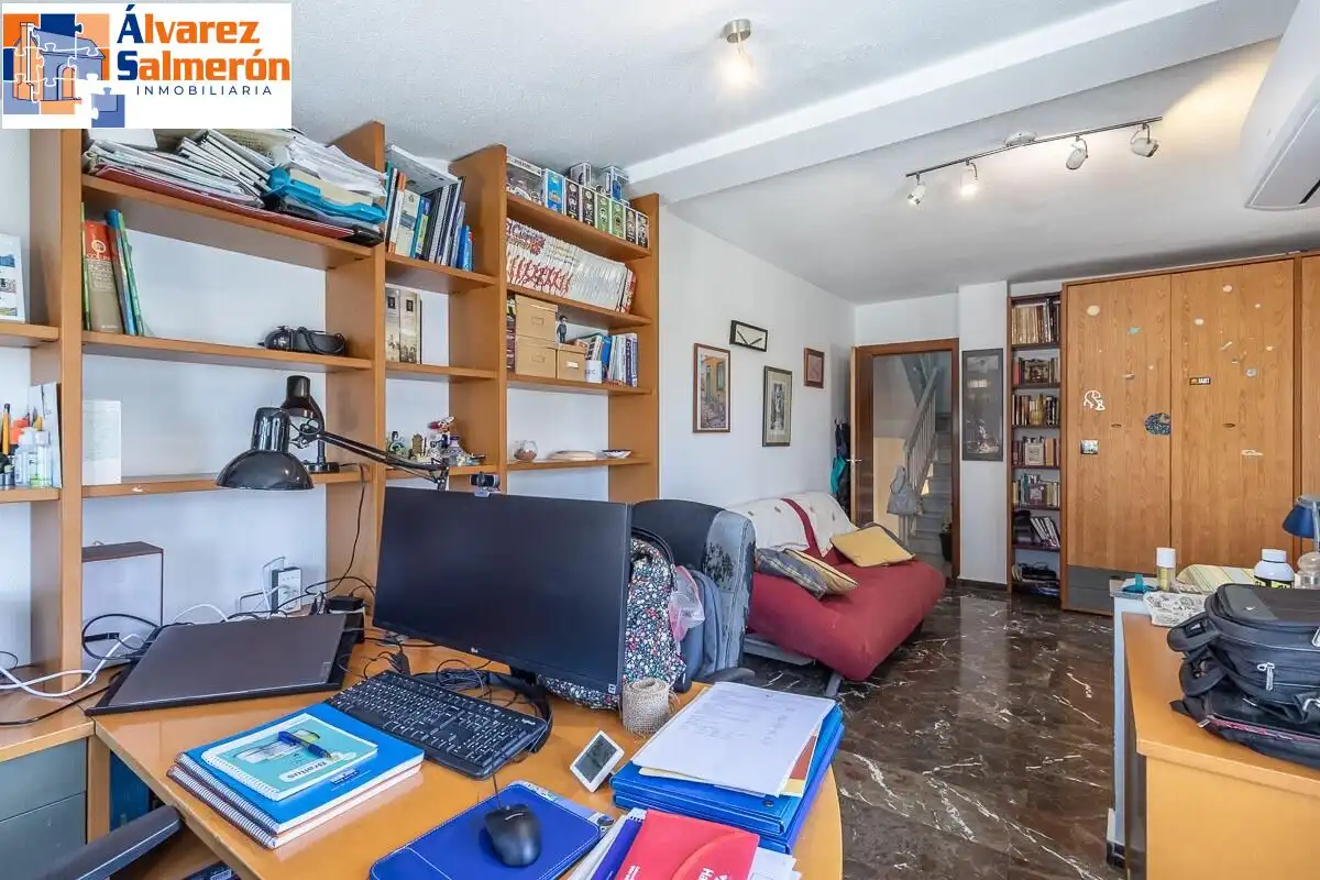 Houses for sale in Altos de la Zubia