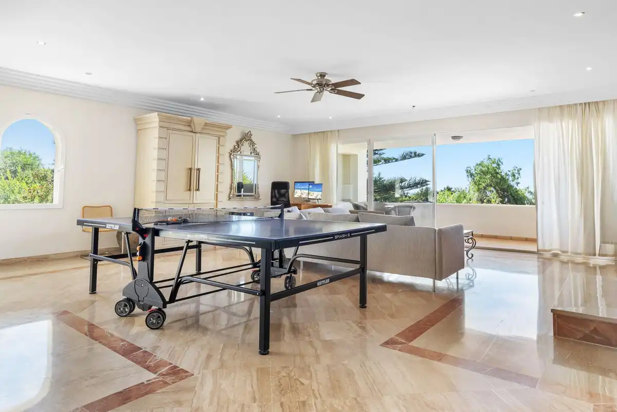 Sala d'estar de Casa o xalet en venda en Benahavís amb Aire condicionat, Jardí privat i Terrassa