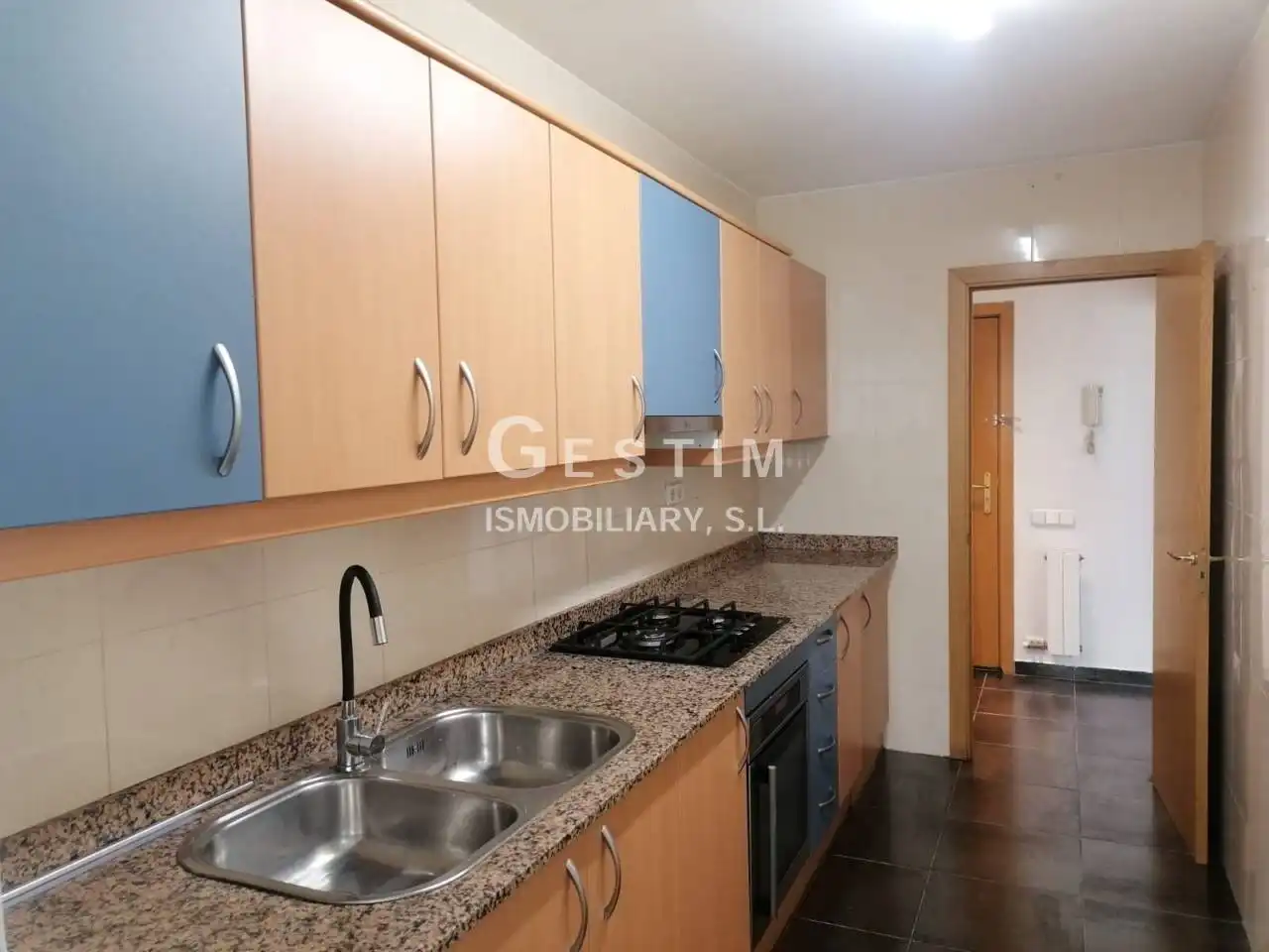 Cuina de Apartament en venda en Vic amb Aire condicionat i Calefacció