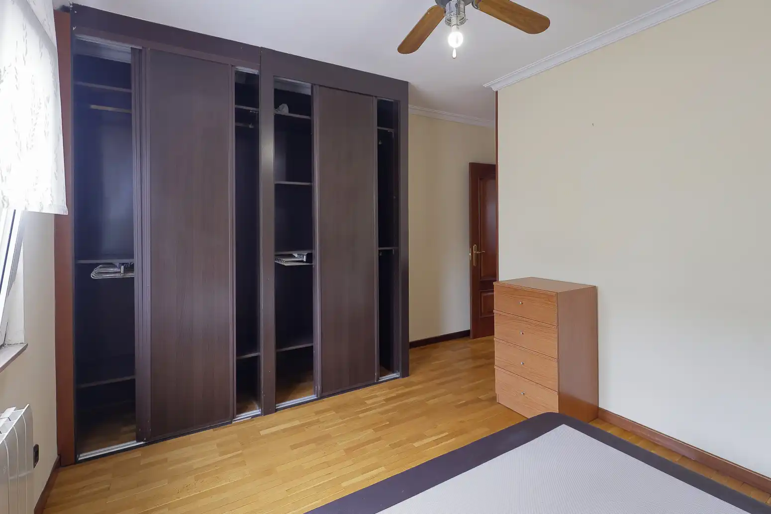 Bedroom of Flat for sale in Este
