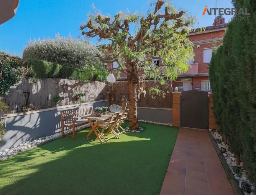 Garden of Single-family semi-detached for sale in Vilassar de Mar  with Air Conditioner, Heating and Private garden